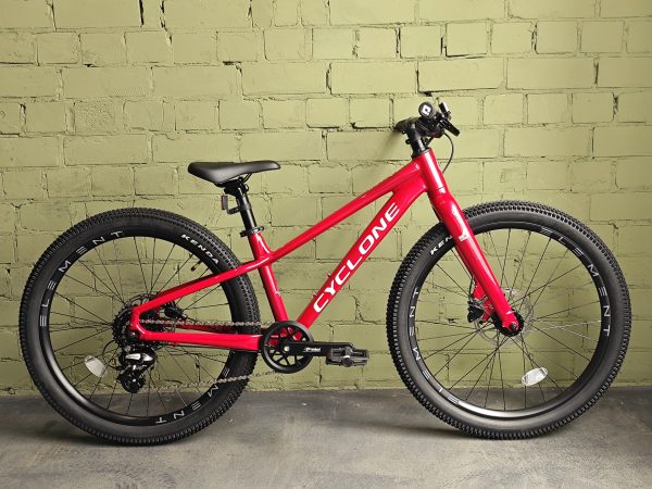 Cyclone Ultima XS 24